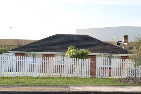 Photo of property in 73 Blake Road, Mangere East, Auckland, 2024