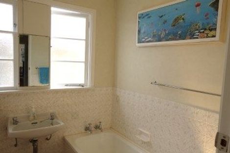 Photo of property in 1 Huia Street, Foxton Beach, Foxton, 4815