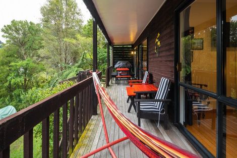 Photo of property in 14 Sandy Bay Road, Black Rock, Picton, 7282