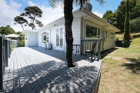 Photo of property in 2/17 Woodlands Crescent, Browns Bay, Auckland, 0630