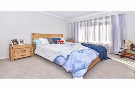 Photo of property in 69 Riverton Drive, Randwick Park, Auckland, 2105