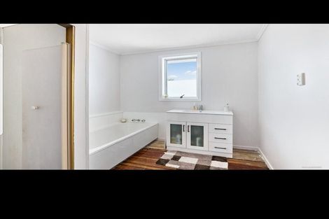 Photo of property in 196 Don Buck Road, Massey, Auckland, 0614