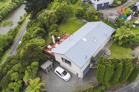 Photo of property in 17 Kingsley Street, Stokes Valley, Lower Hutt, 5019