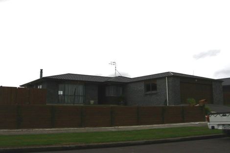 Photo of property in 6 Sunshine Place, Kelvin Grove, Palmerston North, 4414