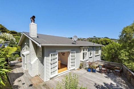 Photo of property in 23 Tio Tio Road, Miramar, Wellington, 6022