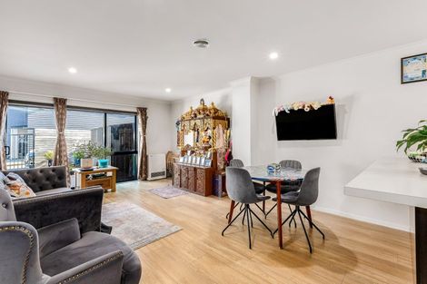 Photo of property in 2/9 Surrey Street, Tawa, Wellington, 5028