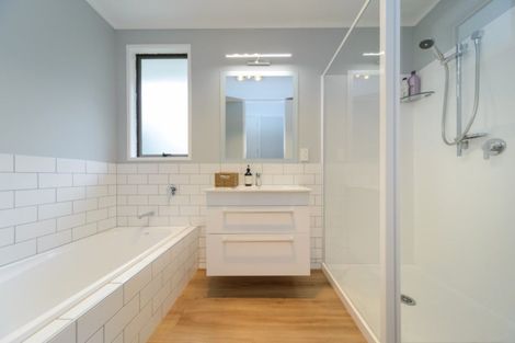 Photo of property in 4 Grant Place, Greenmeadows, Napier, 4112