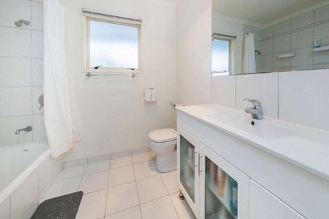 Photo of property in 1 Ayr Place, Hokowhitu, Palmerston North, 4410