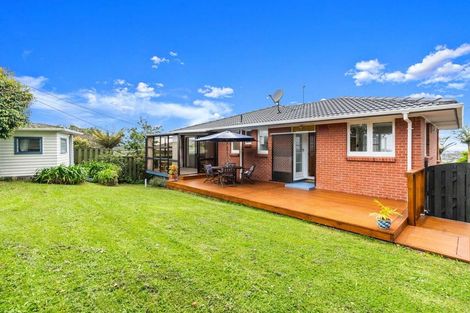 Photo of property in 2 Sycamore Drive, Sunnynook, Auckland, 0620