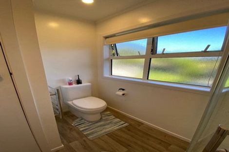 Photo of property in 32 Kenmore Street, Newlands, Wellington, 6037