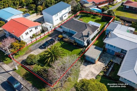 Photo of property in 68 Sylvan Crescent, Te Atatu South, Auckland, 0610