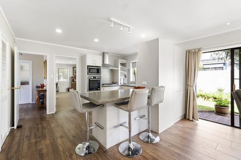 Photo of property in 12 Cumbrian Place, Conifer Grove, Takanini, 2112