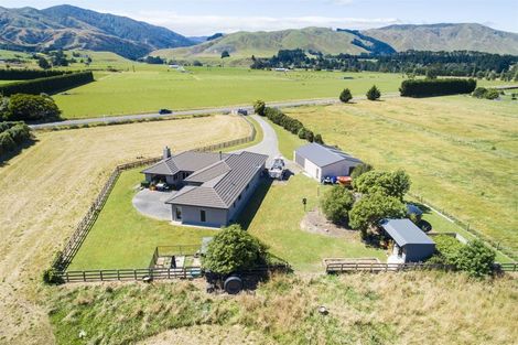 Photo of property in 711 Makerua Road, Tokomaru, Palmerston North, 4474