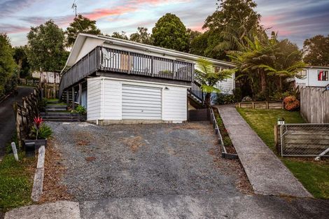 Photo of property in 15 Arde Place, Massey, Auckland, 0614