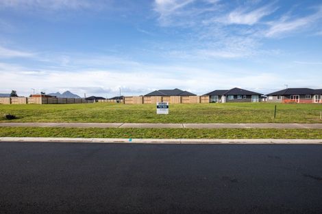 Photo of property in 15 Taurangawaka Road, One Tree Point, 0118