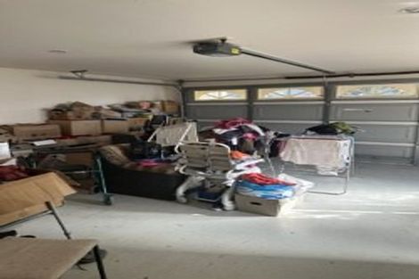 Photo of property in 31 Copplestone Place, New Lynn, Auckland, 0600