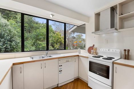 Photo of property in 99a Redoubt Road, Goodwood Heights, Auckland, 2105