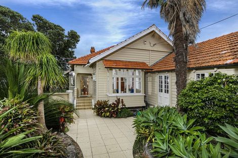 Photo of property in 2/57 Beresford Street, Bayswater, Auckland, 0622