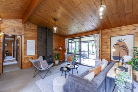 Photo of property in 1a Karaka Grove, Waikanae, 5036