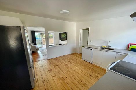 Photo of property in 61 Kauri Road, Stanmore Bay, Whangaparaoa, 0932