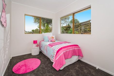 Photo of property in 1/14 Hollyhock Place, Browns Bay, Auckland, 0630