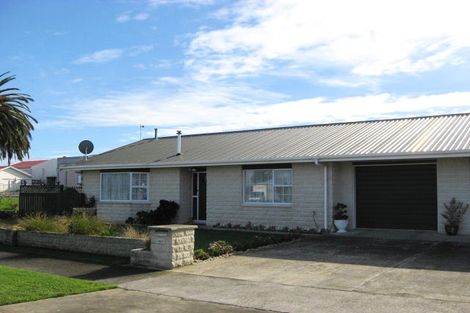 Photo of property in 661 Queen Street East, Levin, 5510