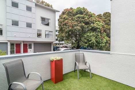 Photo of property in Fernhill Flats, 2/324 The Terrace, Te Aro, Wellington, 6011