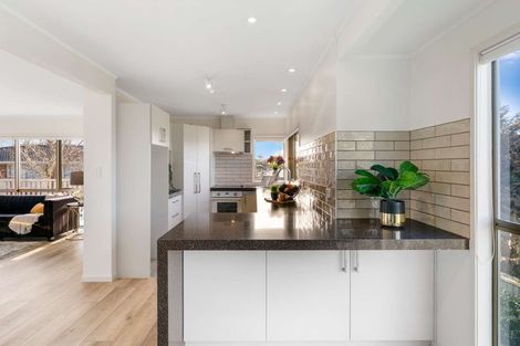 Photo of property in 2/12 Stanley Avenue, Milford, Auckland, 0620