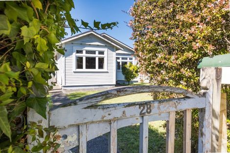 Photo of property in 28 Karina Terrace, Roslyn, Palmerston North, 4414