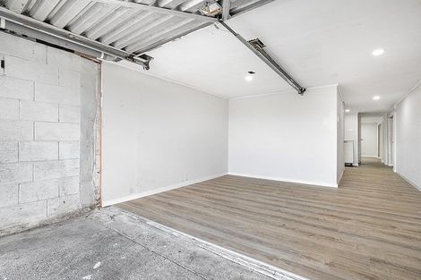 Photo of property in 4 Lincoln Road, Manurewa East, Auckland, 2102