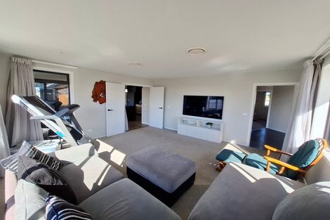 Photo of property in 5 Wheki Lane, Inglewood, 4330