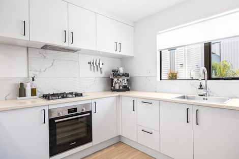 Photo of property in 14b Kelwyn Road, Kelston, Auckland, 0602