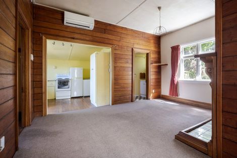 Photo of property in 12 Ticehurst Road, Lyttelton, 8082
