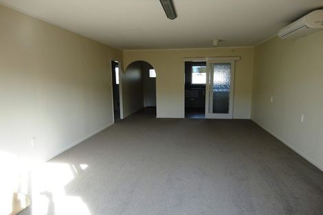 Photo of property in 2/76 Wellington Street, Howick, Auckland, 2014