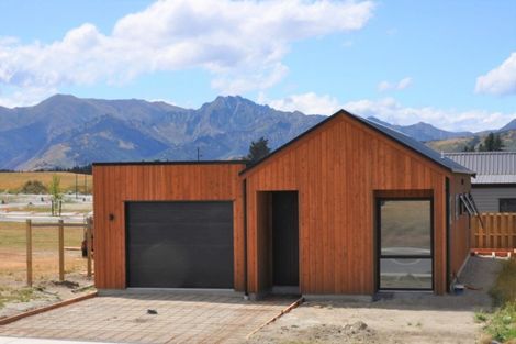 Photo of property in 40 Obelisk Street, Wanaka, 9305