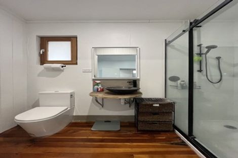 Photo of property in 5 Mana Esplanade, Paremata, Porirua, 5026