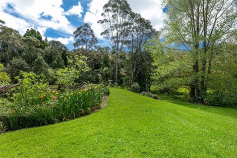 Photo of property in 52 Robinson Road, Coatesville, 0793