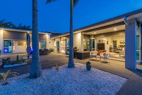 Photo of property in 1 Kotare Heights, Kerikeri, 0230