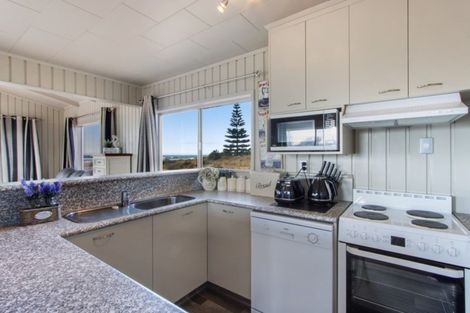 Photo of property in 287 Seaforth Road, Waihi Beach, 3611