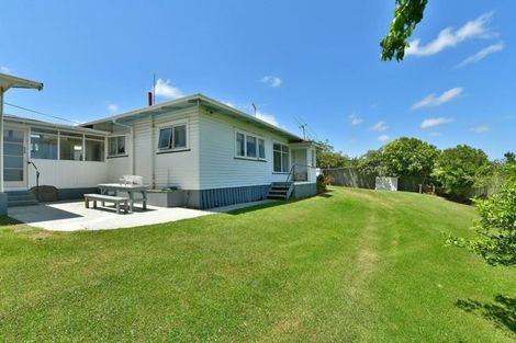 Photo of property in 35 Kowhai Street, Helensville, 0800