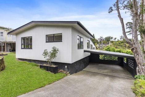Photo of property in 22 Rosecamp Road, Beach Haven, Auckland, 0626