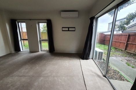 Photo of property in 2/104 East Coast Road, Forrest Hill, Auckland, 0620