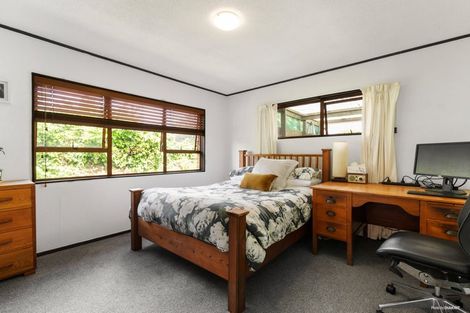 Photo of property in 2/129 Chivalry Road, Glenfield, Auckland, 0629
