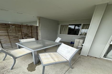Photo of property in 2/242 Great North Road, Henderson, Auckland, 0612