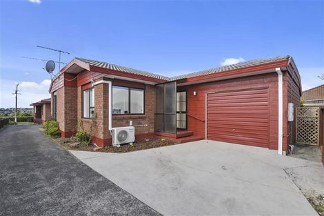 Photo of property in 2/111 Donovan Street, Blockhouse Bay, Auckland, 0600