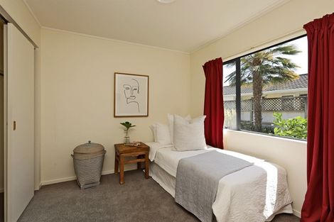 Photo of property in 207 Knight Street, Hastings, 4122