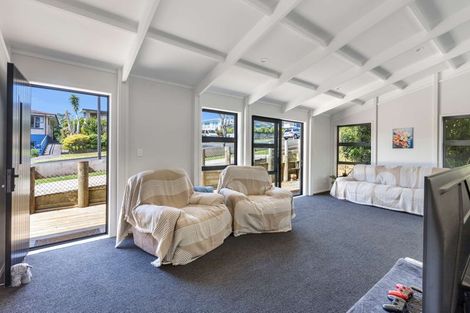 Photo of property in 14 Nevada Drive, Merrilands, New Plymouth, 4312