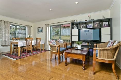 Photo of property in 50 Black Teal Close, Unsworth Heights, Auckland, 0632