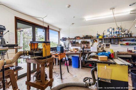 Photo of property in 318 Forest Road, Waiatarua, Auckland, 0612