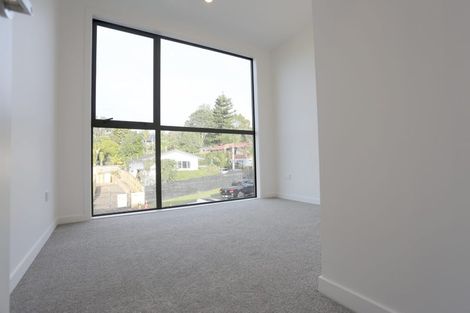 Photo of property in 13a King Richard Place, Browns Bay, Auckland, 0630